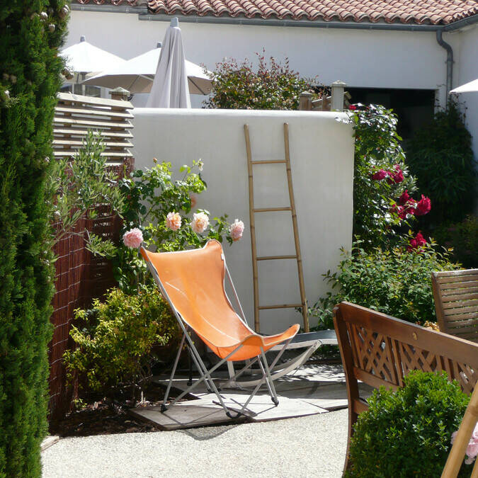LOCATION DE MAISON  A L'ILE DE RE AVEC PISCINE ET JACUZZI 