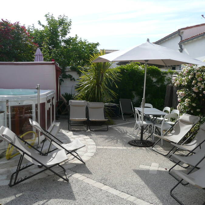 ILE DE RE LOCATION DE MAISON AVEC PISCINE 